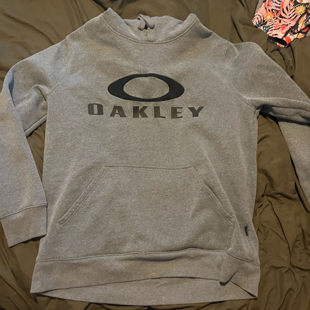 Men’s Oakley sweatshirt